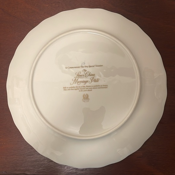 Lenox - Picture 2 of 2